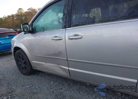 2008 Chrysler Town & Country Touring z USA, uszkodzony, nr VIN 2A8HR54P38R696635